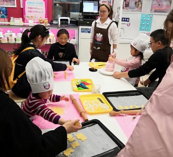 宝贝厨房亲子体验,龙湖天街有宝宝餐的餐厅