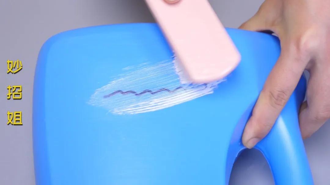 皮面小白鞋洗了晒干发黄怎么补救,白鞋边发黄洗白小窍门去黄