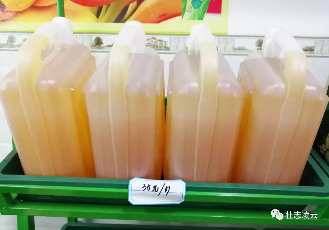 百色凌云县贫困群众有了售货专窗