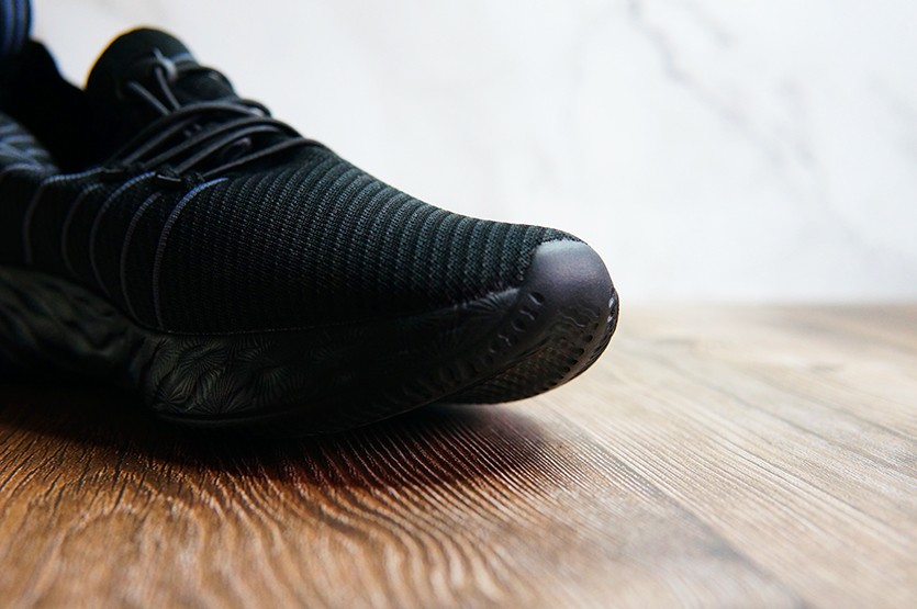 不怕脏，不怕水，还很轻！OneMix小黑鞋评测