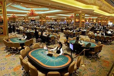 赌博、上瘾与人性：何鸿燊开*场赌**，自己却一生远离赌博