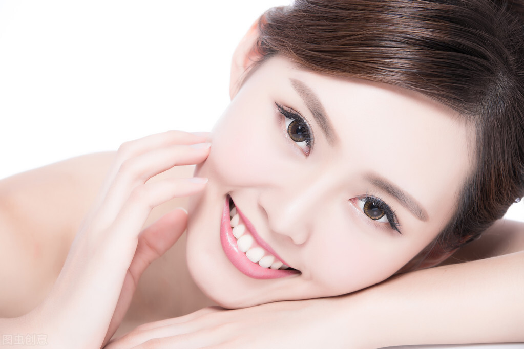 精华液怎么用吸收效果才最好？滋润调理皮肤，紧致又嫩滑