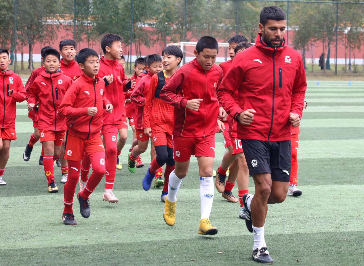 青训一条龙,恒大一条龙训练