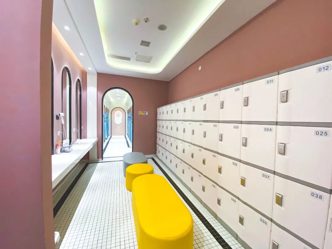 适合大孩子玩的亲子游泳,这家亲子游泳馆真的适合遛娃