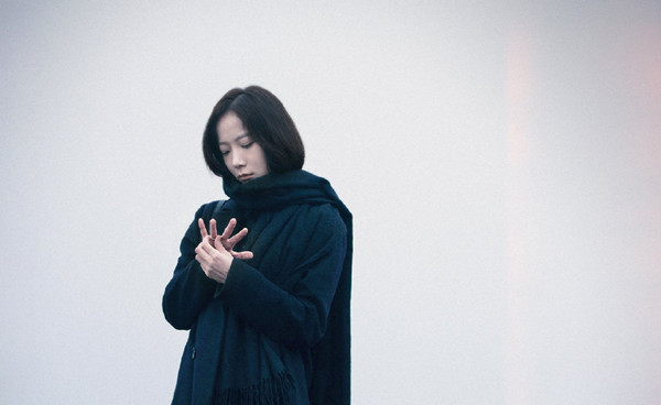 《被光抓走的人》|中年婚姻=平庸虚伪+出轨谎言+偏执自私?