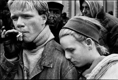 女子半夜被婆婆叫起来做饭,女子半夜被老太叫醒