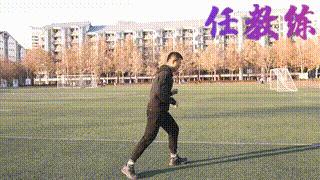 足球绕杆中考标准动作视频示范,中考体育足球绕杆技巧及训练方法