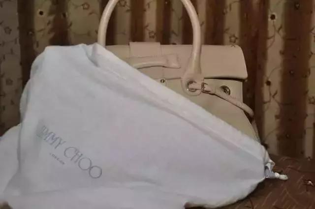 真皮包包怎么保养不会开裂,怎样保养包包更有光泽度