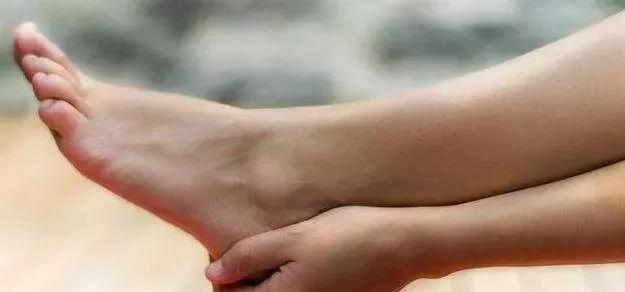 不穿浪费，穿则自虐。新鞋磨脚怎么办？小窍门解放你的双脚