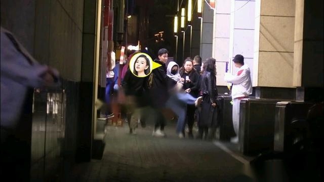 宋祖儿踢路人事件,曝光宋祖儿疑醉酒踢人