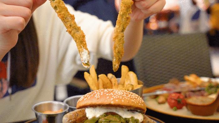 没想到,我竟被1个汉堡电到了……