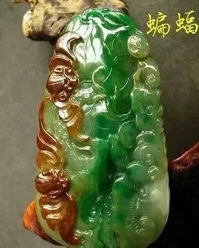 翡翠蝙蝠挂件寓意,翡翠挂件荷花的图案寓意