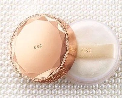 蜜粉和散粉不一样吗,蜜粉散粉粉饼的区别和使用