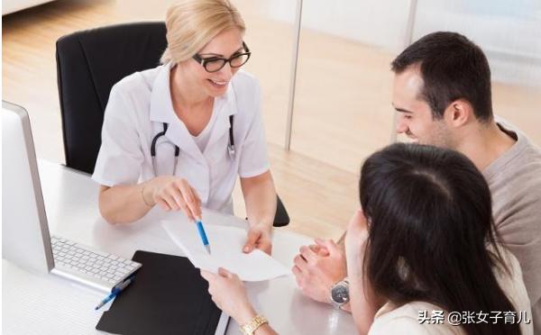 宝妈刚出月子就来例假了怎么回事,月子期间宝妈来少量月经正常吗