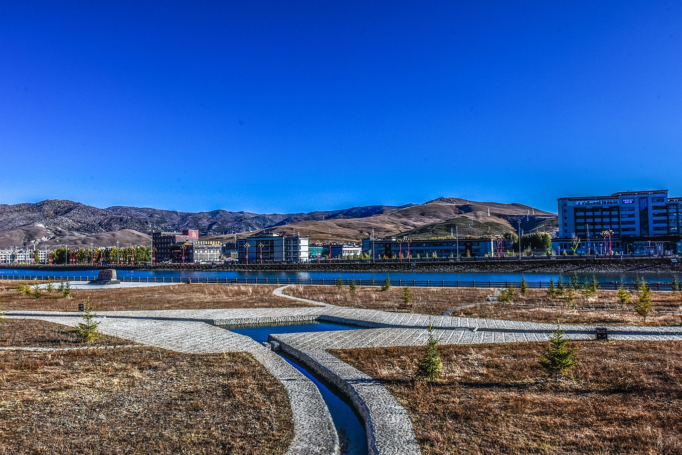 四川甘孜的亚丁稻城,四川稻城亚丁蓝色星球上的净土