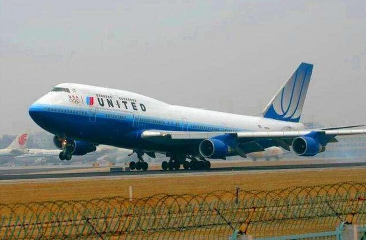 他花25万买一无限次机票，被嘲笑20多年，今航空公司十分头疼