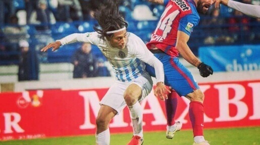 国足不敌一个县级球队,国足0-3不敌韩国阻挡进攻