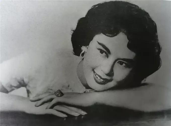 晚年一贫如洗的香港明星蓝洁瑛,10位红颜薄命的香港女星