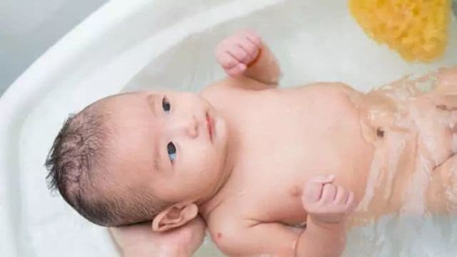 宝宝洗澡用什么浴巾最好,好用的宝宝浴巾推荐