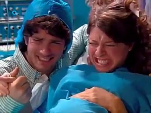 十七分钟记录生孩子顺产疼痛难忍,顺产后小腹一阵阵疼痛什么时候好