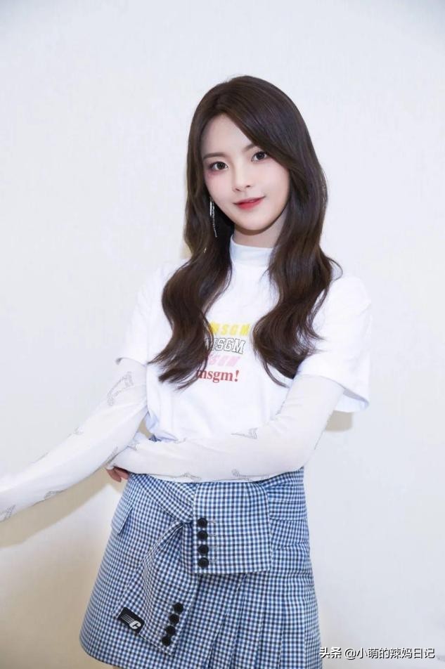 夏季t恤如何穿出高级感,夏天白t恤怎么穿出高级感视频