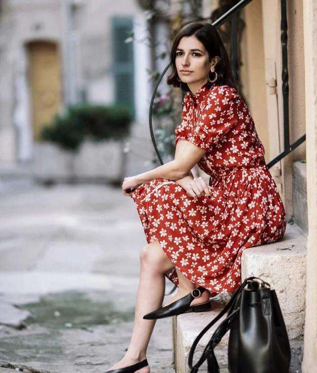 春夏碎花裙显瘦,春夏必买的裙子