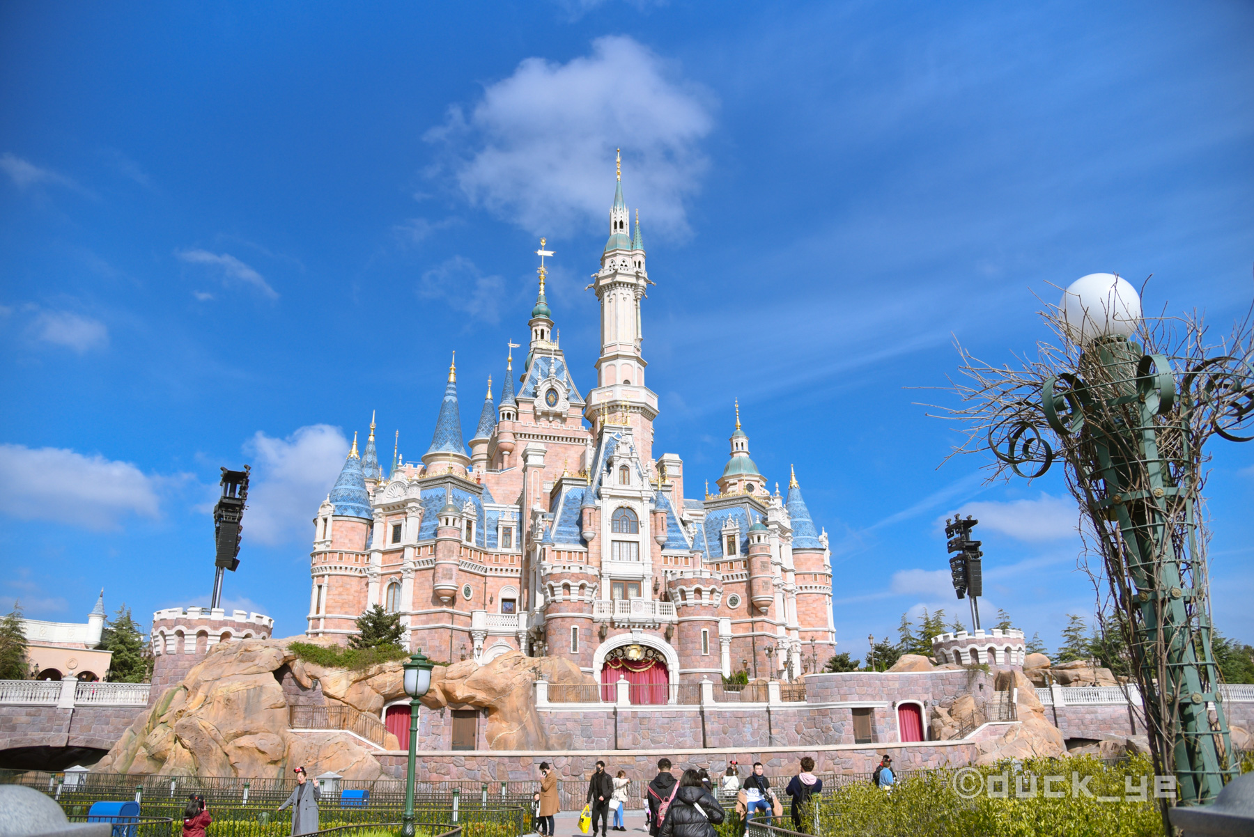 收好这篇攻略，佛系夫妻带你玩转上海迪士尼，选对时间至关重要