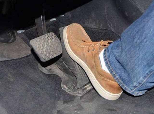 轰油门去积碳,猛轰油门真的可以清除积碳