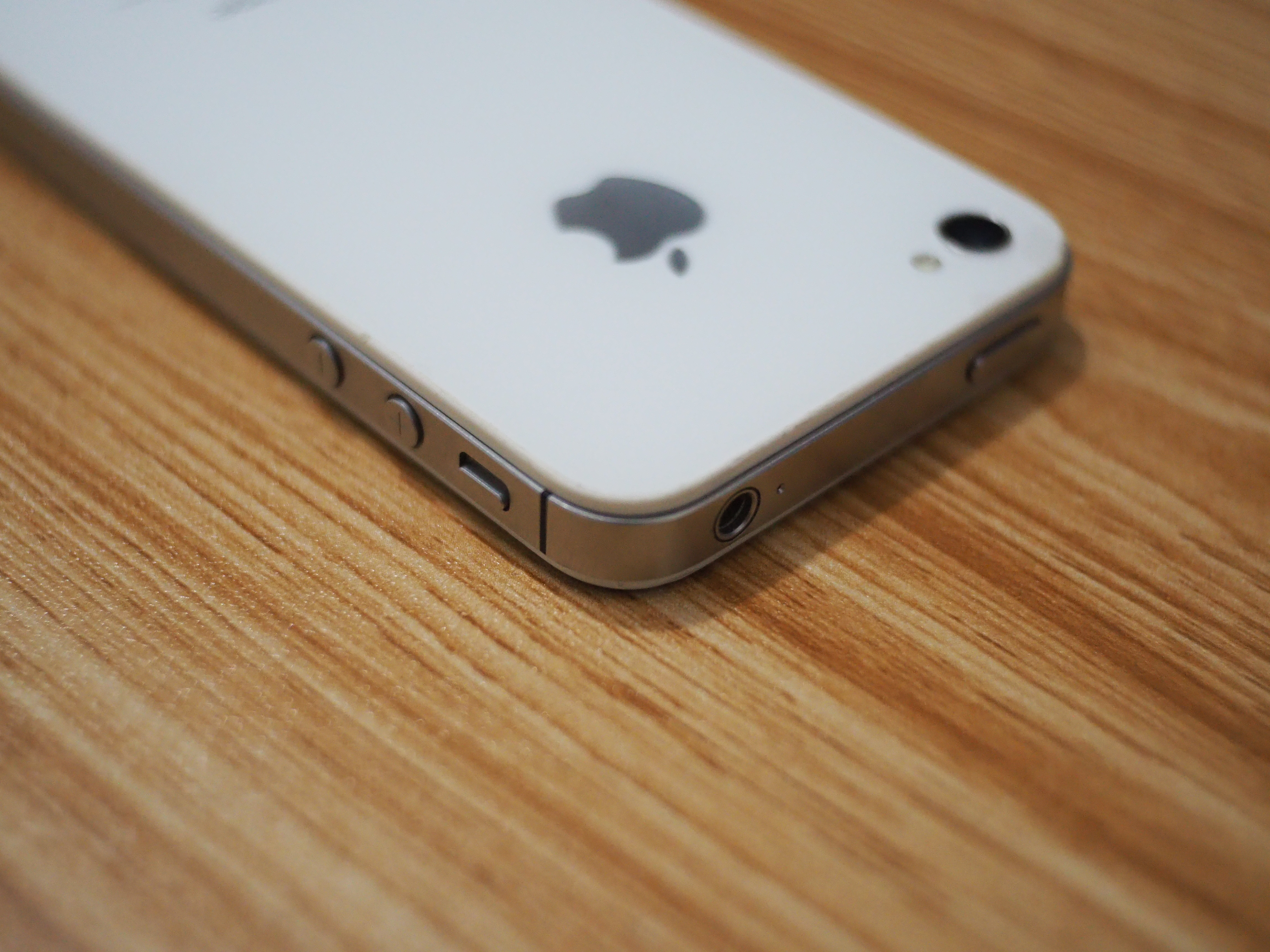 十年前的iphone4s能玩什么,当年的机皇iphone4s