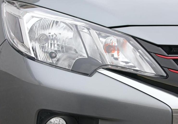 三菱有没有高性能三厢车,三菱小排量车