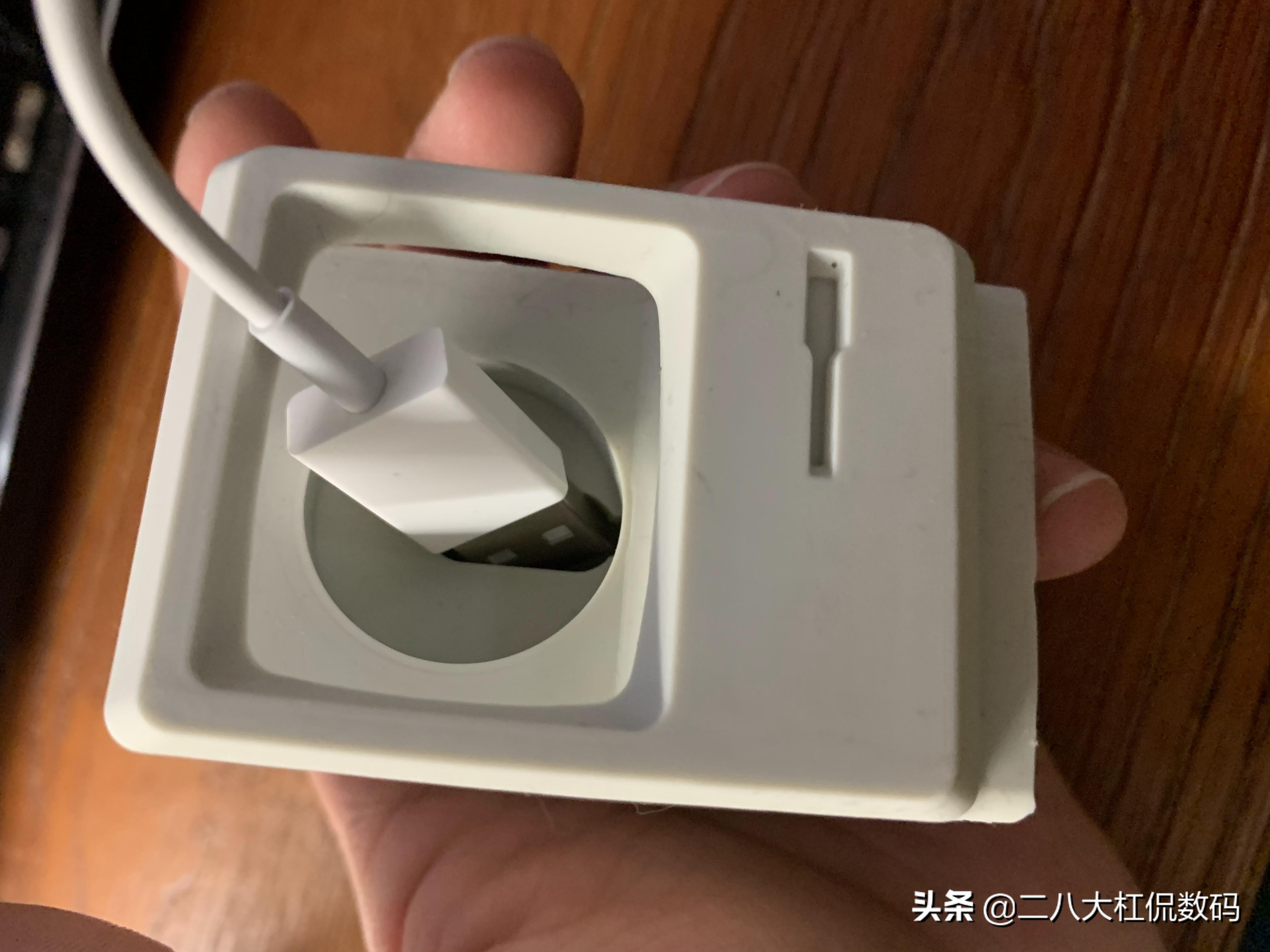买applewatch送充电线吗,买applewatch送线吗
