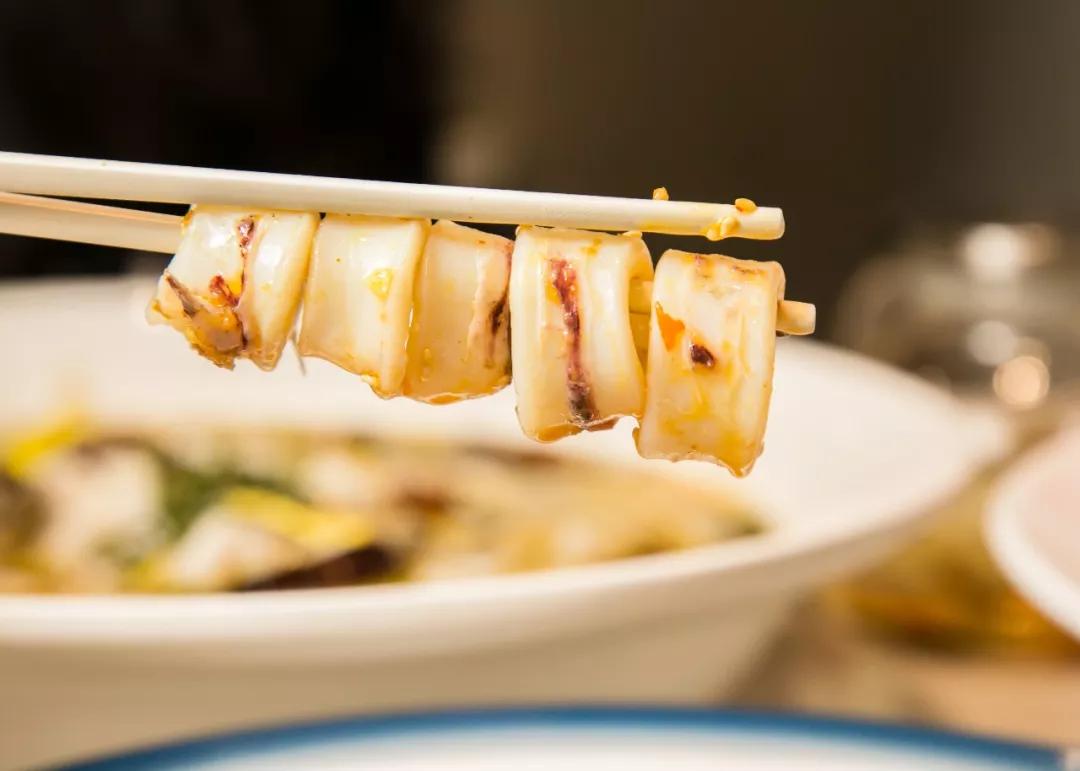 在“卡通乐园”吃“瘦瘦鱼”，一份大过脸盆，居然不到50元