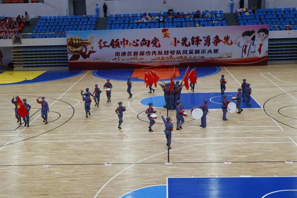 南康区首届少先队鼓号队,红领巾心向党争当少先队员