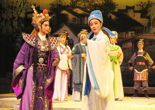 中国戏曲服饰的起源和形成,中国戏曲鞋