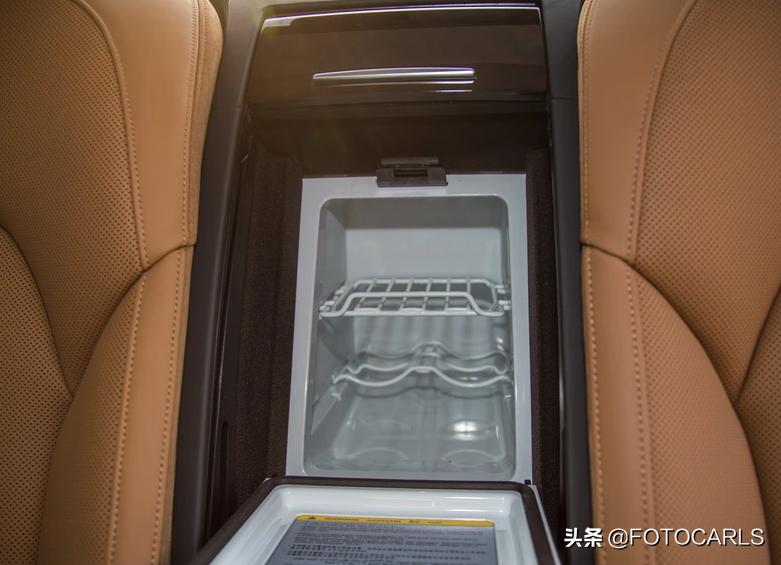 奥迪2014款a8l6.3fsiw12quattro专享型,奥迪a82006款a8l6.0w12quattro旗舰型