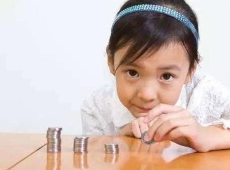 小孩要电话手表家长不给买,小孩子说妈妈要买小天才电话手表