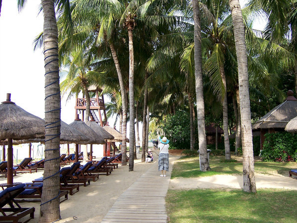 夏季的三亚美丽又浪漫,三亚北纬十八度天涯海角