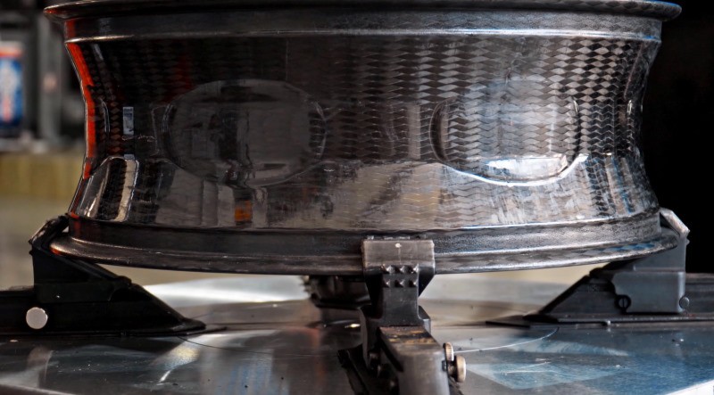 摩托车轮毂可以加大吗,摩托碳纤维轮毂优缺点