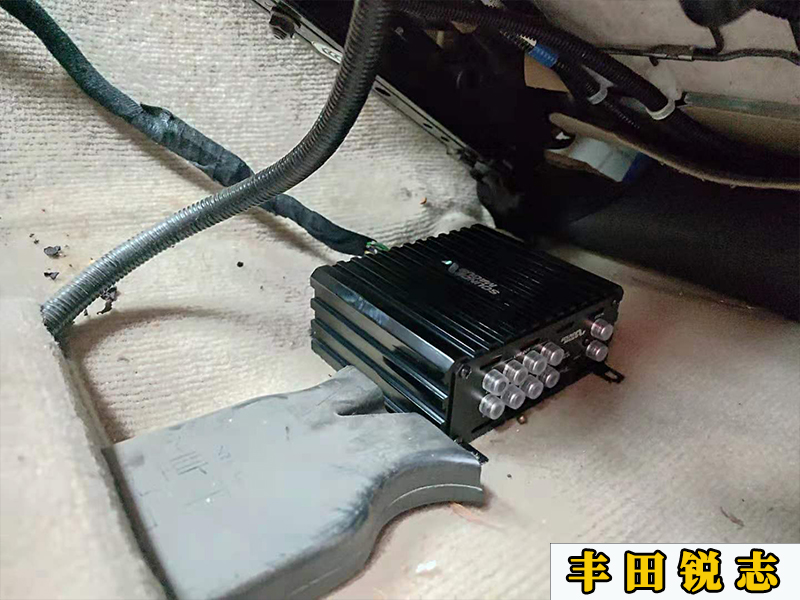 丰田13款锐志改装高音升降喇叭,锐志音响处理器