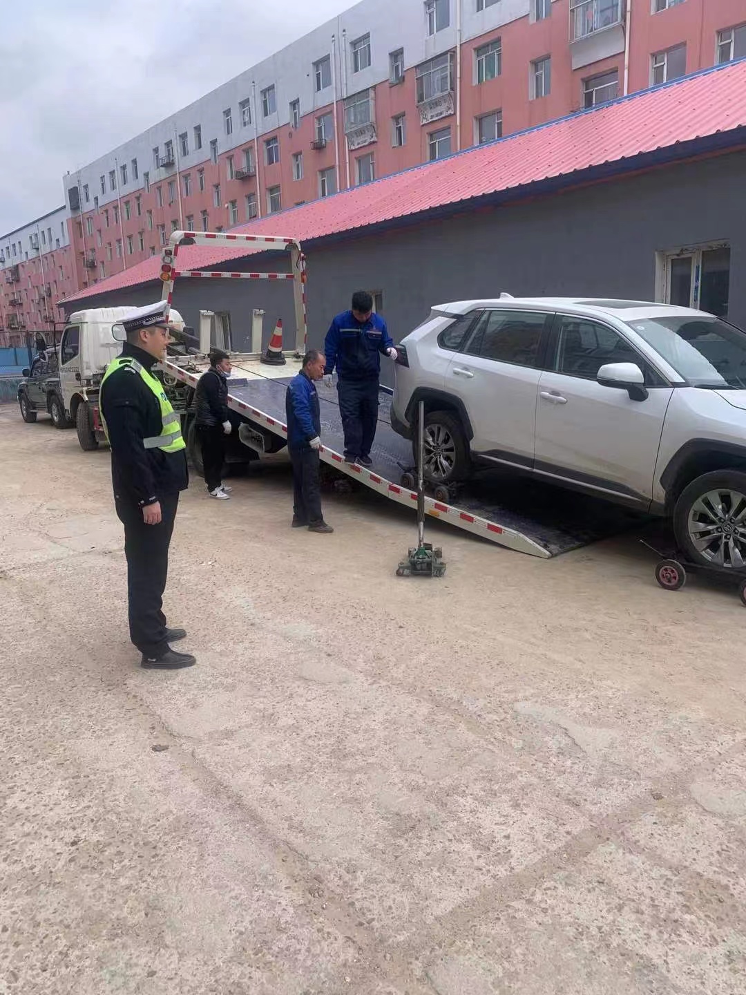 梨树交警充分发挥*党**员先锋模范作用全力做好创建省级文明城交通安全管理工作