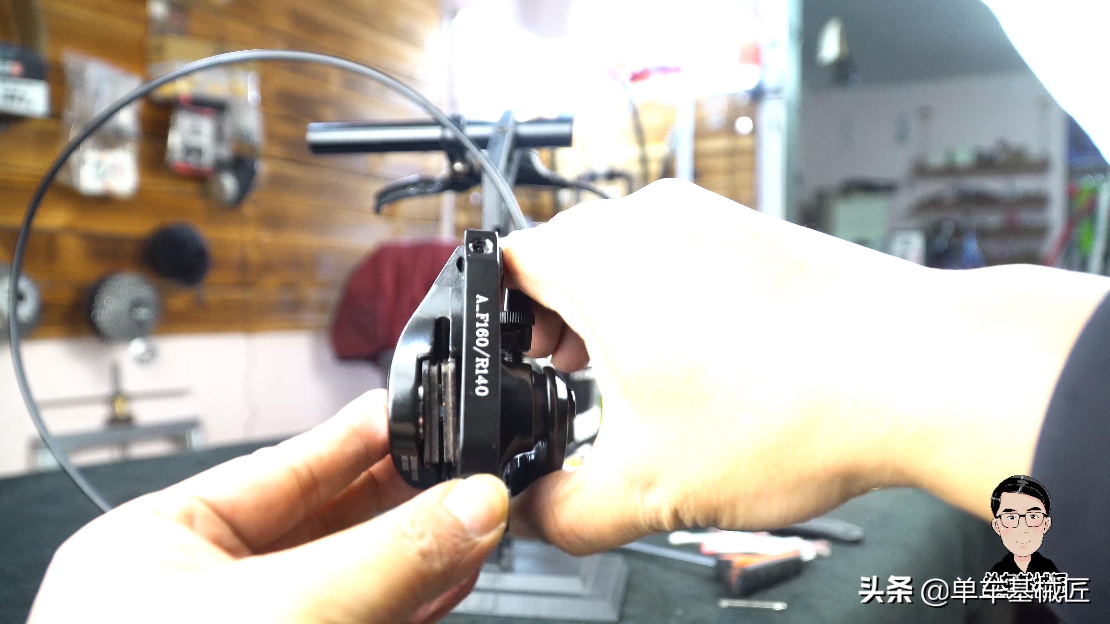 刹车卡钳活塞复位教程,单车碟刹活塞回弹不到位