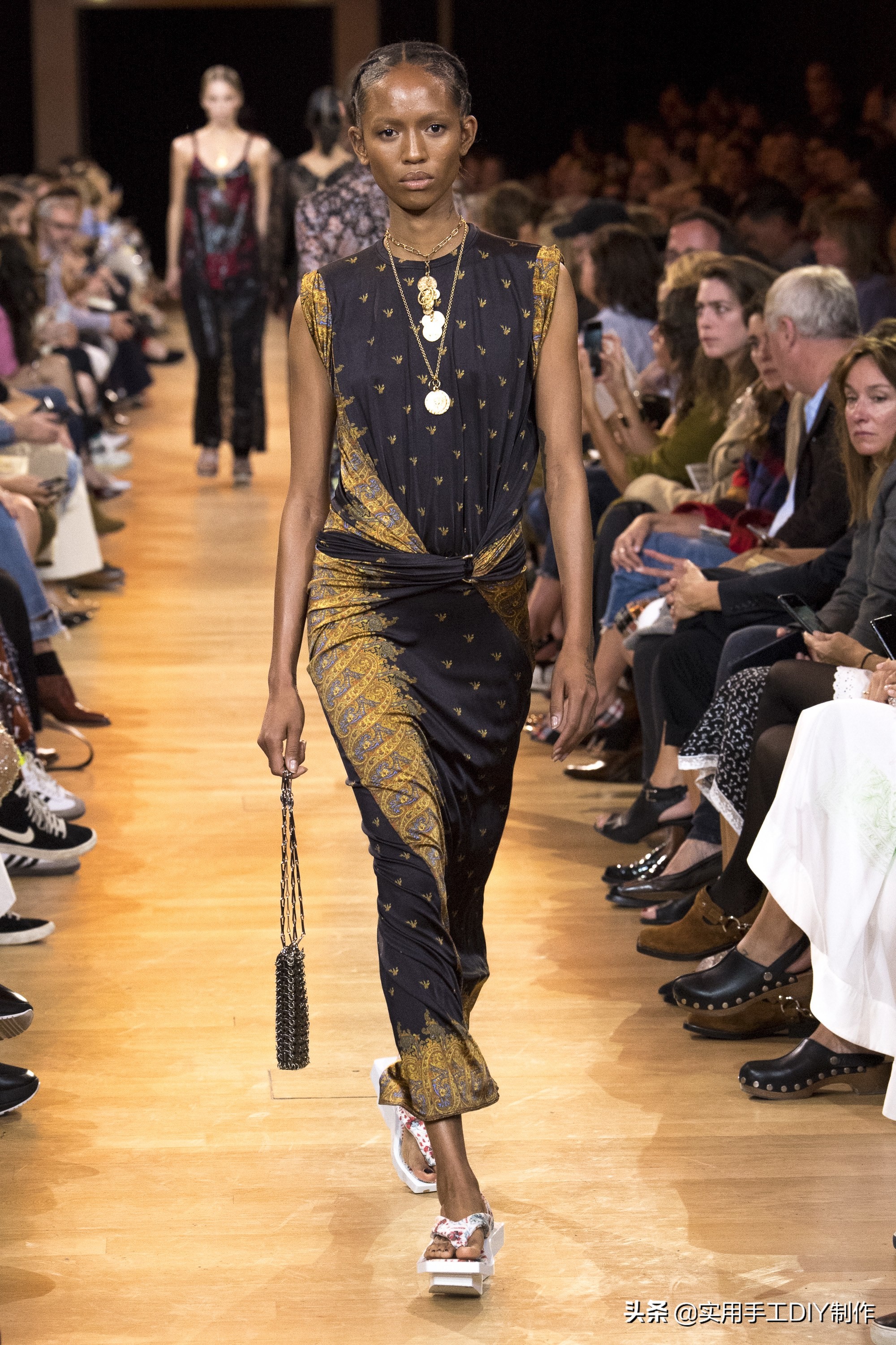 pacorabanne2021春夏系列金属长裙,pacorabanne亮片上衣