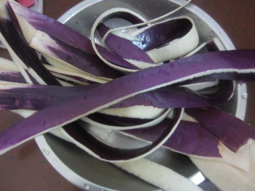 一顿吃一个茄子茄碱会中毒吗,吃茄子豆角中毒