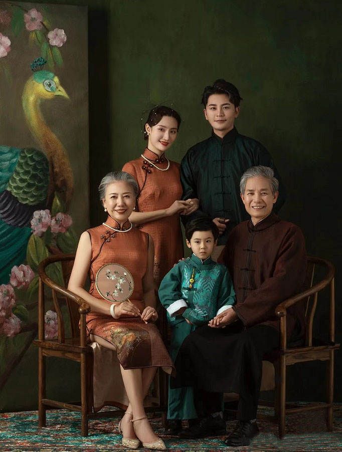 过年拍全家福服装,全家福穿什么衣服拍好看