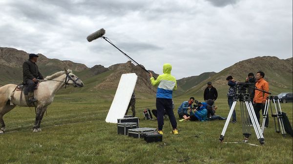天山脚下纪录片,天山脚下纪录片完整版