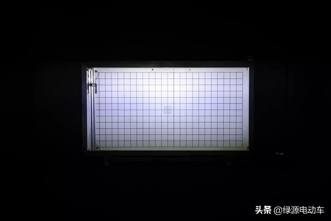 电动车大灯哪种灯最亮,为什么电动车大灯不会太亮