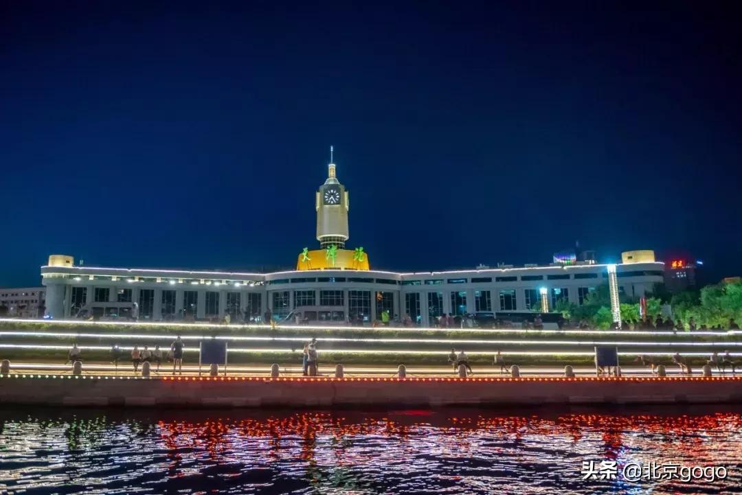 抓住夏天的尾巴放肆玩乐，一起打卡隔壁城市这条网红游船