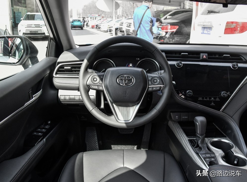 丰田凯美瑞双擎到底怎么样,丰田凯美瑞混动双擎值得购买吗