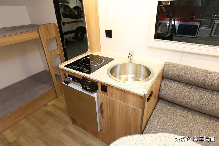 既便宜又大又能合法上路的房车,7.98万房车