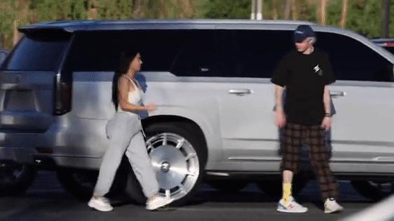 侃爷卡戴珊离婚后合体,卡戴珊什么时候跟侃爷闹分手的